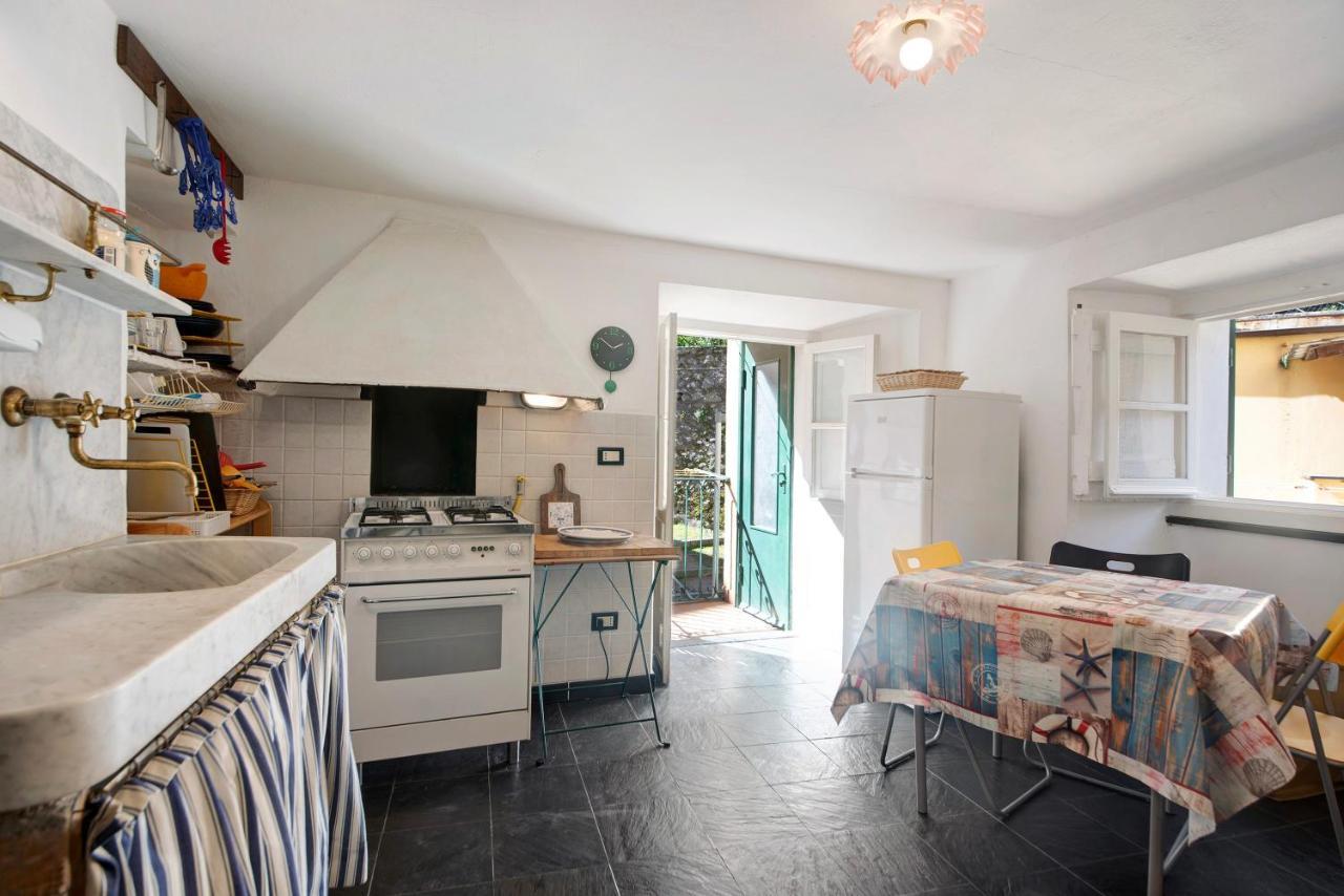 Bilocale Victor Apartment Bonassola Bagian luar foto